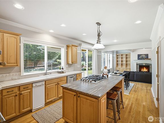 4th image of 617 SW 361st Street