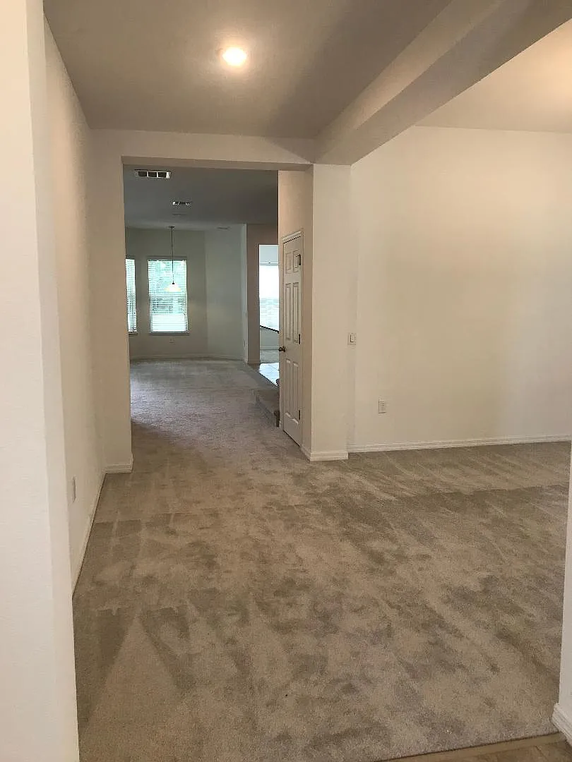 4 bed, 3.5 bath, 3078 sqft, $3,800 — Photo 2