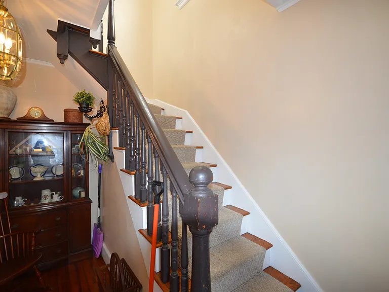 616 Thames St #2 — Photo 3