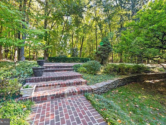 5th image of 6 Carriage Rd