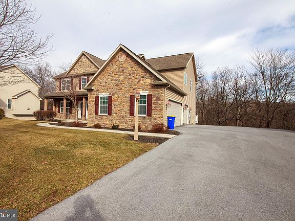 5th image of 109 Balfour Dr