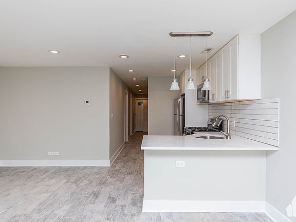 4th image of 2437 N Ashland Ave