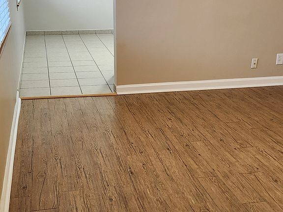 3rd image of 1317 Argo Ln