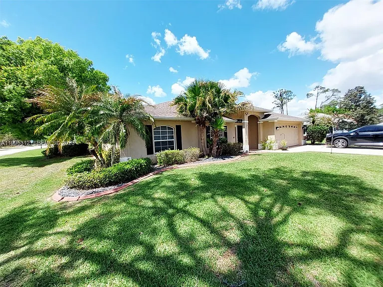 4031 Santa Barbara Dr — Photo 10