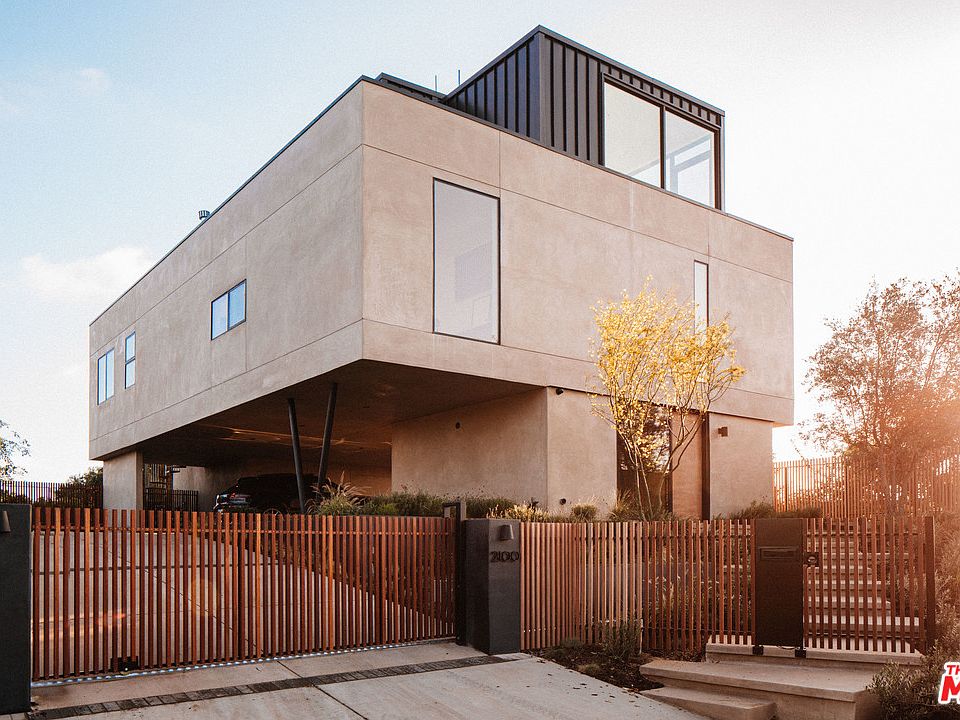 1st image of 2100 Fargo St