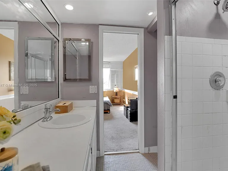 2737 S Oakland Forest Dr #204 — Photo 24