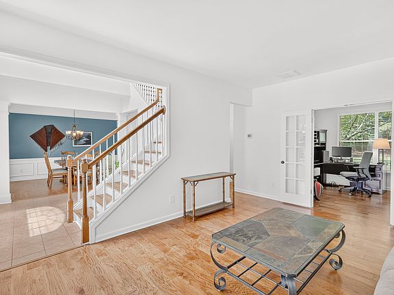 4th image of 118 Wheaton Hall Ln