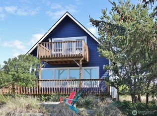 571 Sand Dune Ave SW, Ocean Shores, WA 98569