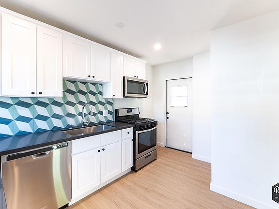2nd image of 2442 W Avenue 32