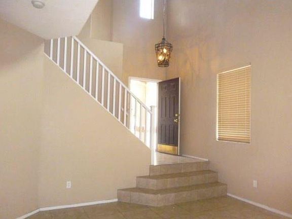 5th image of 8141 Starling View Ct
