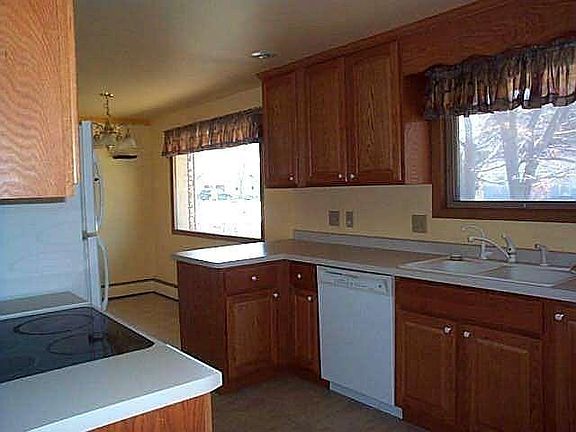 2nd image of 225 Riverwood Dr