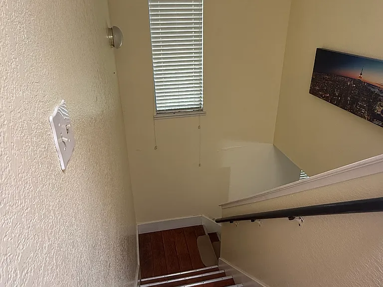 26572 Sunvale Ct — Photo 2