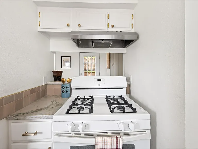1700 Houston St #102 — Photo 8