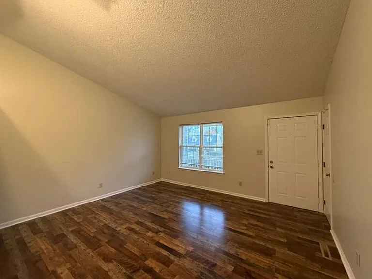 1331 Amandajo Dr — Photo 6
