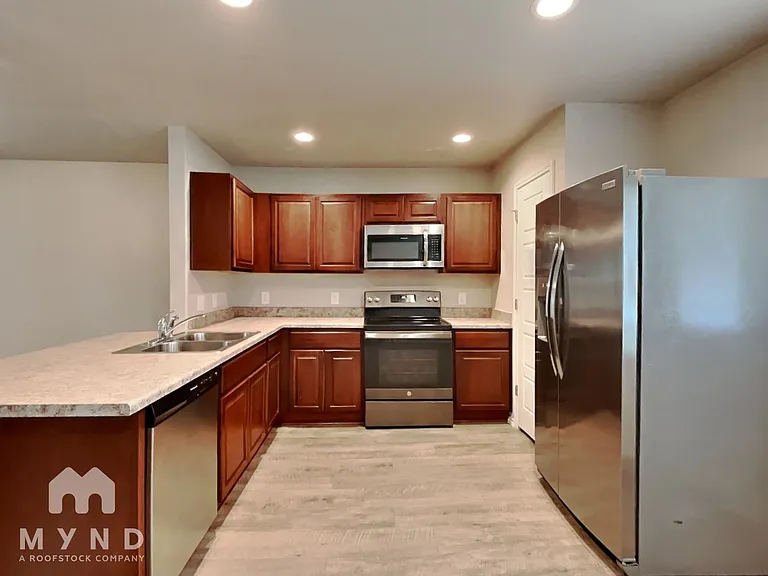 210 Savage St — Photo 3