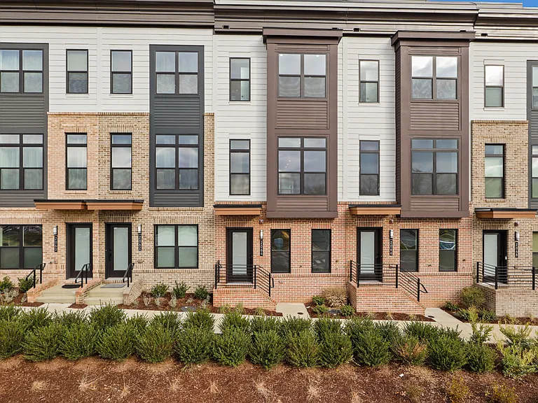 2064 Tysons Ridgeline Rd — Photo 2