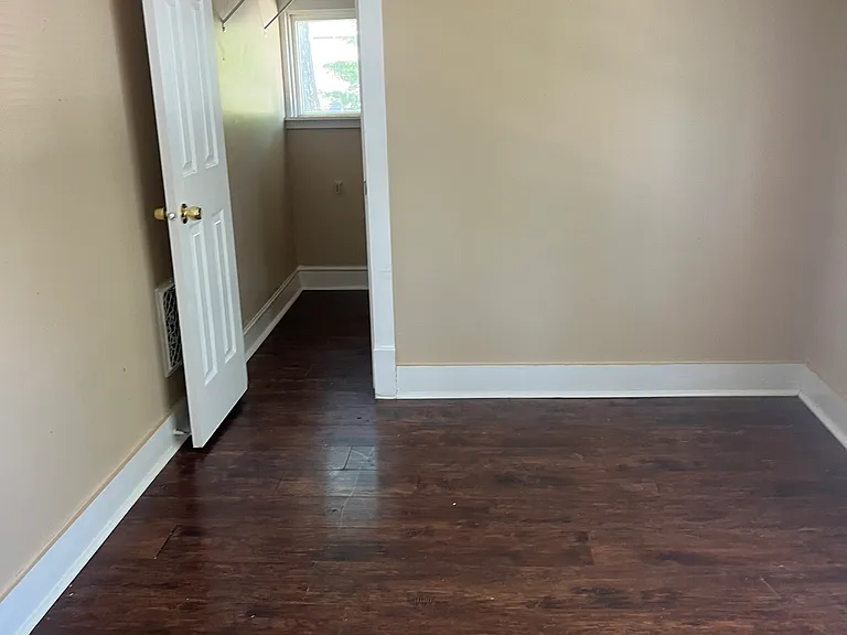 501 S May St — Photo 17