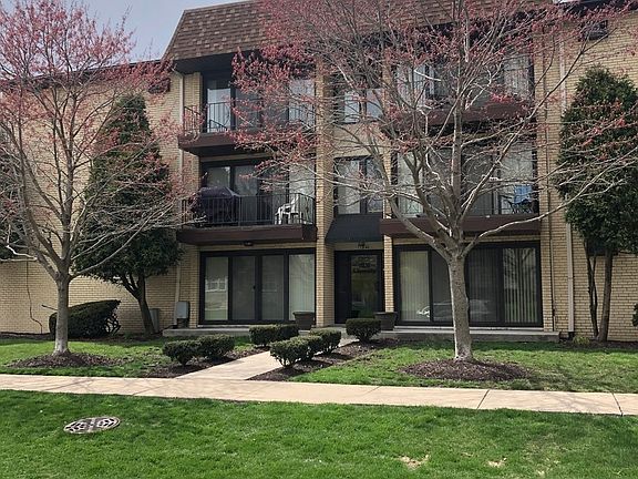 2nd image of 11830 S Komensky Ave #2D