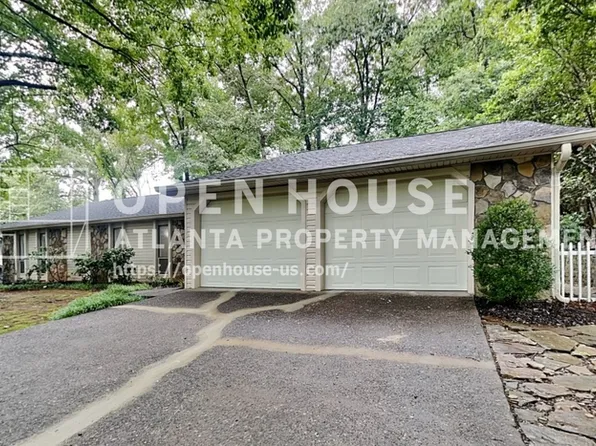 1110 Lake Dr, Roswell, GA 30075