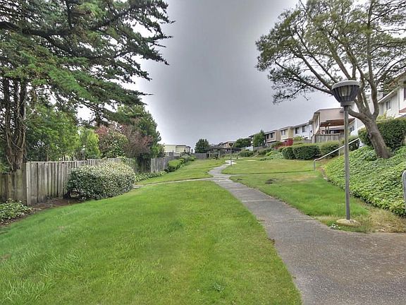 4th image of 3873 Crofton Way
