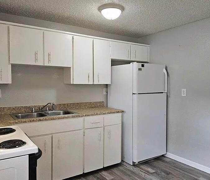 7135 Alegre Cir #4 — Photo 4