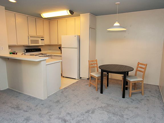 3rd image of 1855 Diamond St Unit 233