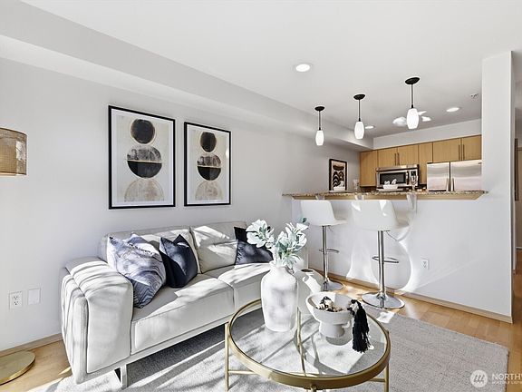 5th image of 424 N 85th Street #202