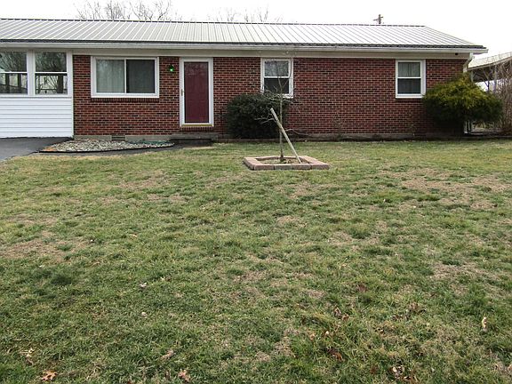 2nd image of 3200 Sandhill Rd