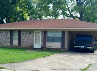 1512 8th St S, Columbus, MS 39701