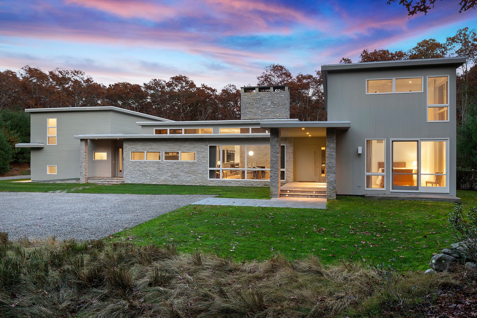  ELEGANT AND IMPRESSIVE FRONT