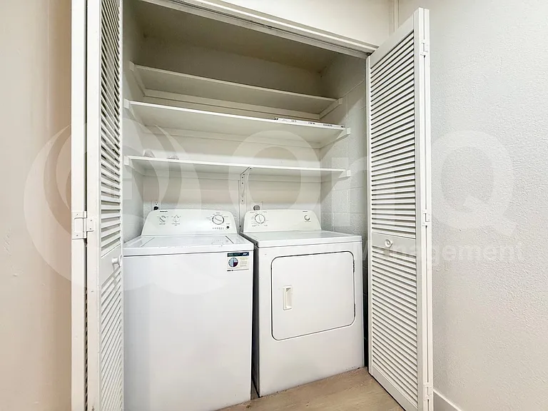 9015 W Elm St #7 — Photo 10