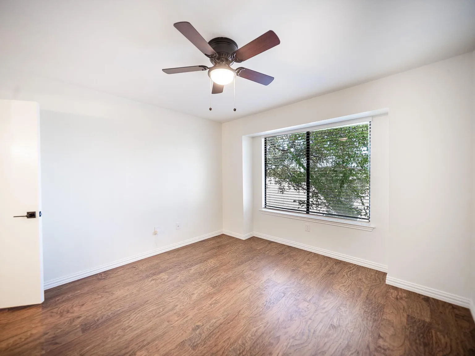 2 bed, 2.0 bath, 842 sqft, $1,500 — Photo 4