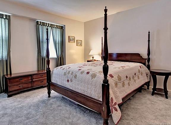 5th image of 937 Red Oak Cir