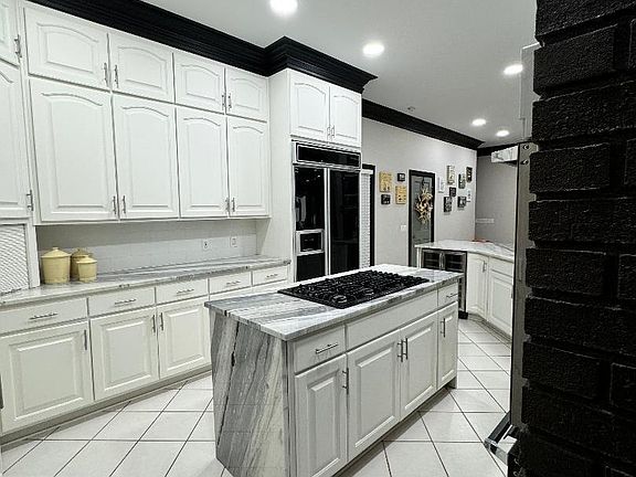 4th image of 2022 Hickory Hill Dr NE