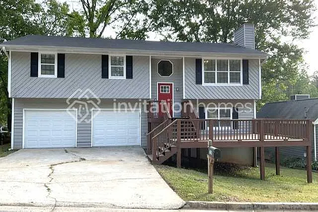 724 Pepperwood Ln — Photo 1