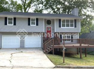 724 Pepperwood Ln, Stone Mountain, GA 30087