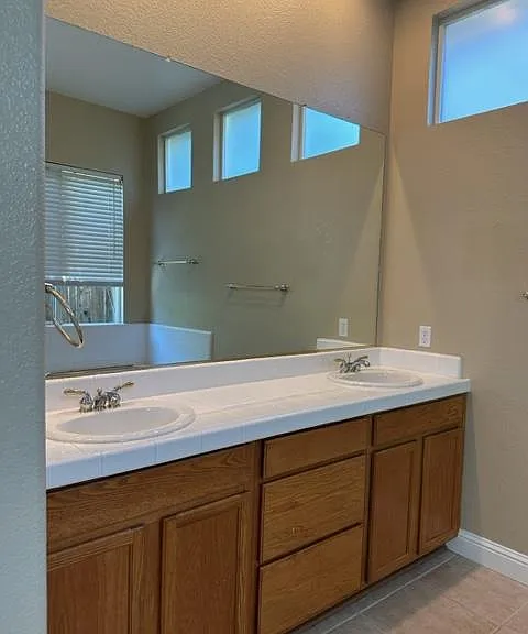 1069 Galston Dr — Photo 19