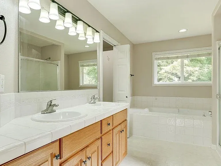 16541 NW Graf St — Photo 19