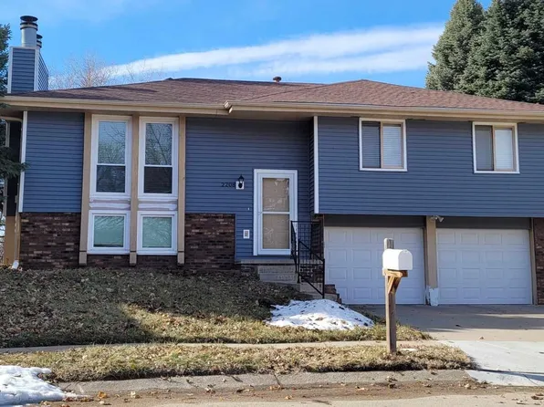 2208 N 128th Cir, Omaha, NE 68164