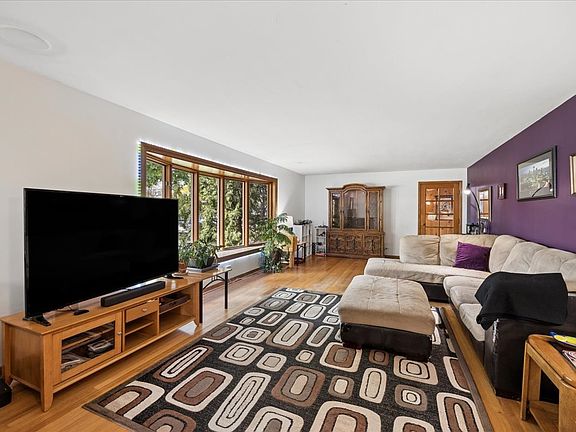 4th image of 1836 Buckingham Ave