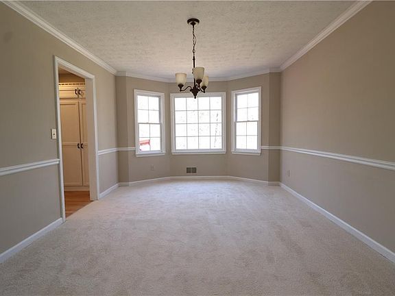 5th image of 3590 Millers Pond Way