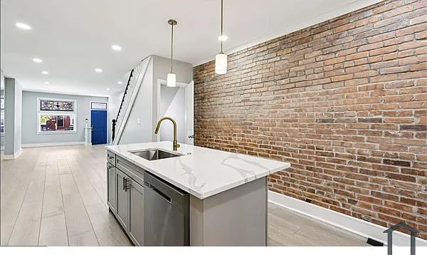 260 S Highland Ave — Photo 5