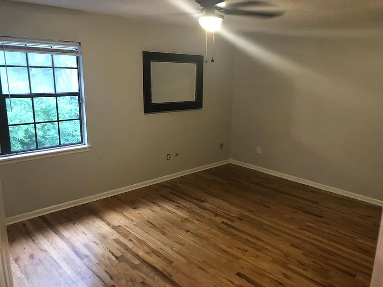 1242 Chee Ln — Photo 2