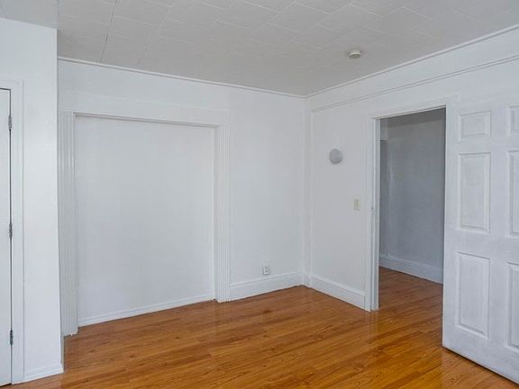 2nd image of 118 Massasoit St Floor 1