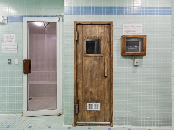 250 East 40th Street image 15 of 20