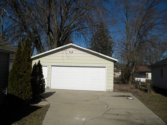 2nd image of 2324 Hughes Ave