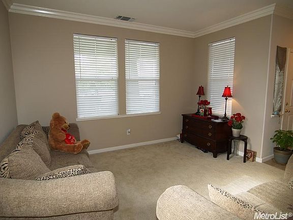 4th image of 1301 Green Haven Dr