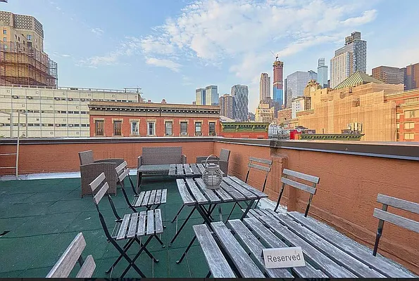 Rented by Compass | media 24