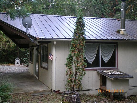 3rd image of 10 N Dow Mountain Pl