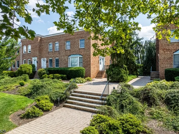 30 Elm St #30J, Summit City, NJ 07901